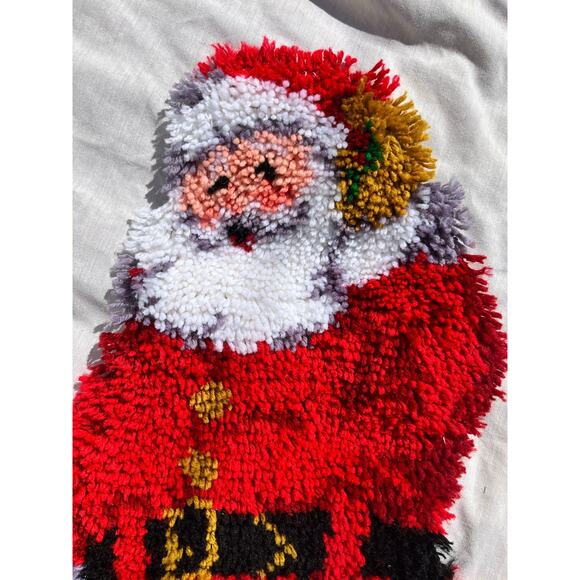 Santa Latch Hook Rug Christmas Holiday Decor Floor Wall Accent 33 x 16 - Picture 2 of 4